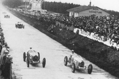 51. Type 51 Eifelrennen 27 May 1932, Car 5: Dreyfus, Car 4: Chiron on factory. . (should be car 16 & 17)