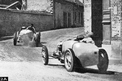62A. Type 51 Rheims Grand Prix de l’ACF, 3 July 1932, Felix on Alfa followed by Chiron on Type 51 at Gueux.