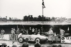 68. Type 51 Dieppe Grand Prix, 24 July 1932, Car 22: Williams in pits